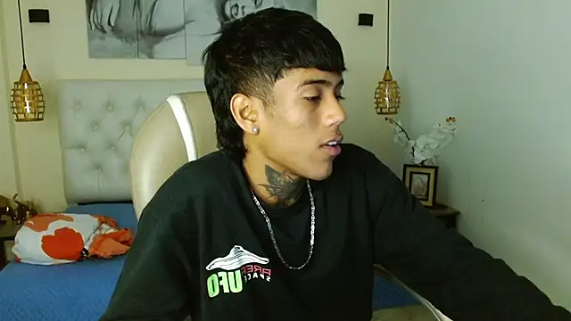 Snapshot of RyanKing19 chatting on 25, 2, 2025 RyanKing19 online show from 25, 2, 2025