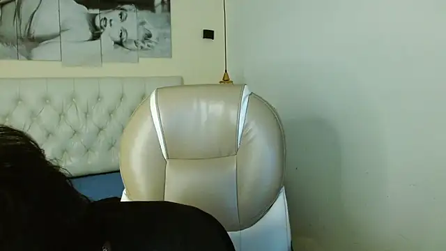 Snapshot of RyanKing19 chatting on 25, 2, 2025 RyanKing19 online show from 25, 2, 2025