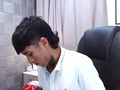 Snapshot of RyanKing19 chatting on 27, 2, 2025 RyanKing19 online show from 27, 2, 2025