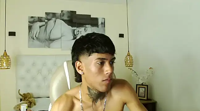 Snapshot of RyanKing19 chatting on 4, 3, 2025 RyanKing19 online show from 4, 3, 2025