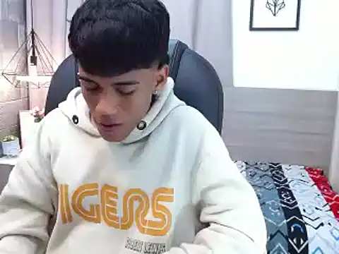 Snapshot of RyanKing19 chatting on 5, 3, 2025 RyanKing19 online show from 5, 3, 2025