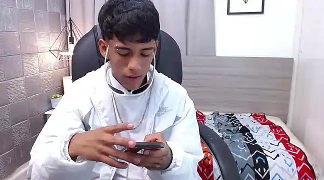 Snapshot of RyanKing19 chatting on 6, 3, 2025 RyanKing19 online show from 6, 3, 2025