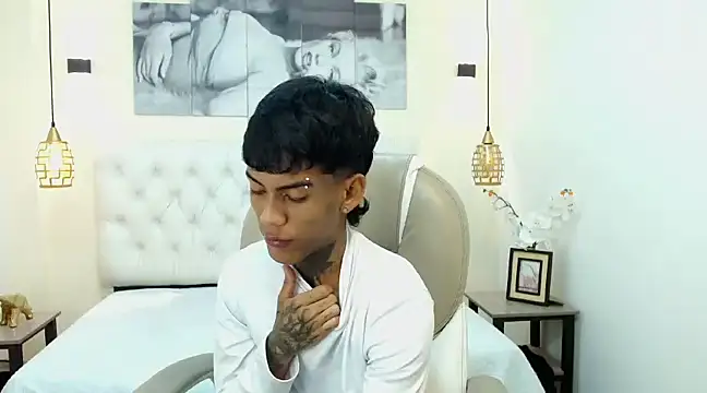 Snapshot of RyanKing19 chatting on 7, 3, 2025 RyanKing19 online show from 7, 3, 2025