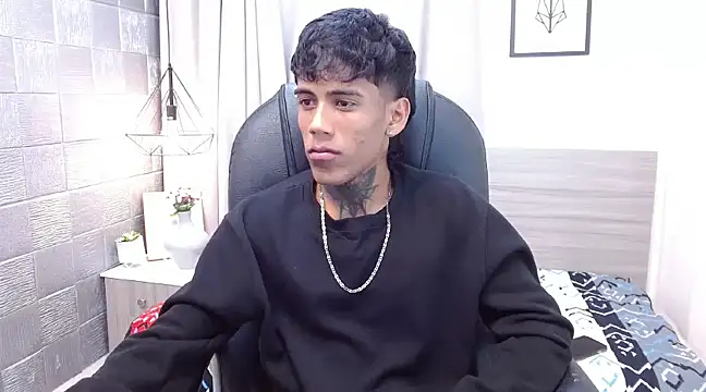 Snapshot of RyanKing19 chatting on 10, 3, 2025 RyanKing19 online show from 10, 3, 2025