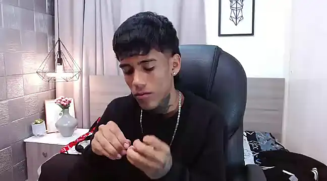 Snapshot of RyanKing19 chatting on 10, 3, 2025 RyanKing19 online show from 10, 3, 2025