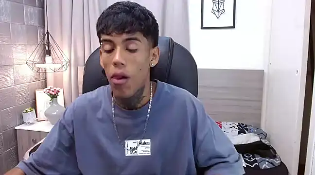 Snapshot of RyanKing19 chatting on 11, 3, 2025 RyanKing19 online show from 11, 3, 2025