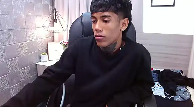 Snapshot of RyanKing19 chatting on 14, 3, 2025 RyanKing19 online show from 14, 3, 2025