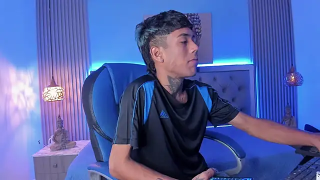 Snapshot of RyanKing19 chatting on 23, 10, 2025 RyanKing19 online show from 23, 10, 2025