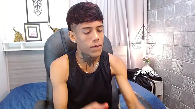 Snapshot of RyanKing19 chatting on 29, 10, 2025 RyanKing19 online show from 29, 10, 2025