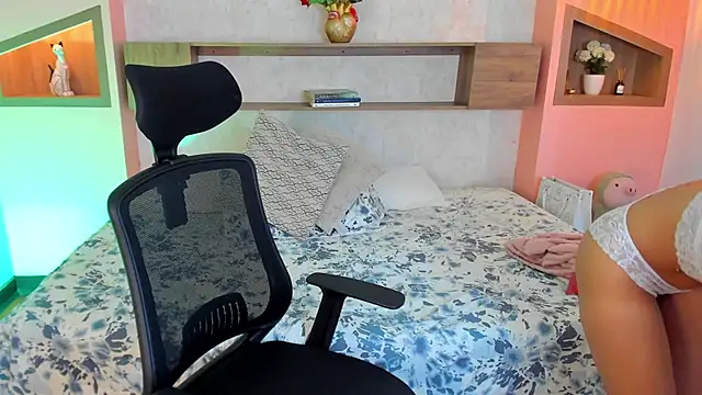 Snapshot of Lucia_Brown_ chatting on 22, 3, 2025 Lucia Brown  online show from 22, 3, 2025