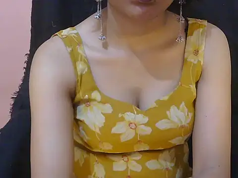 Cute Pihu01 online show from 17, 5, 2026