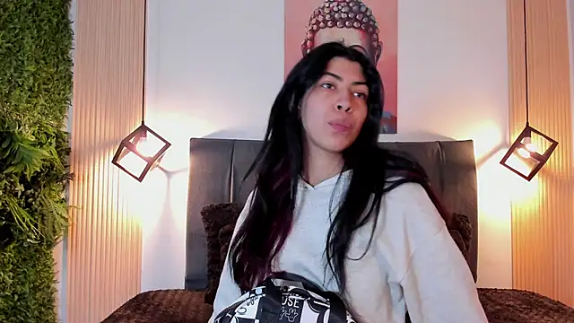 Cassie bloom online show from 3, 11, 2025