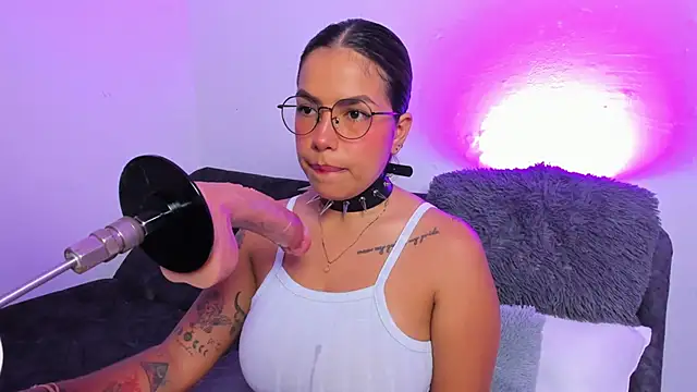 AngelaRicci online show from 20, 11, 2025