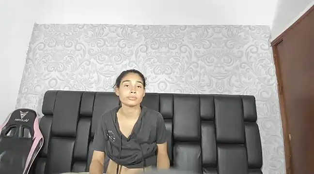 ElizaAndQuisha online show from 12, 3, 2025