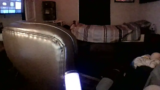 Snapshot of JCstrings chatting on 7, 3, 2025 JCstrings online show from 7, 3, 2025