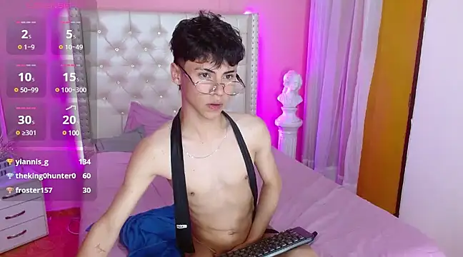 Snapshot of callum_77 chatting on 14, 3, 2025 callum 77 online show from 14, 3, 2025