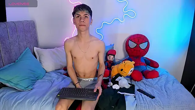 Snapshot of callum_77 chatting on 13, 9, 2025 callum 77 online show from 13, 9, 2025