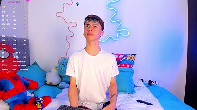 Snapshot of callum_77 chatting on 10, 10, 2025 callum 77 online show from 10, 10, 2025