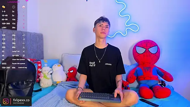 Snapshot of callum_77 chatting on 24, 10, 2025 callum 77 online show from 24, 10, 2025