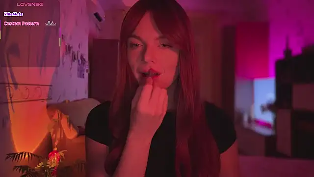 CherryRed Girl online show from 5, 5, 2026