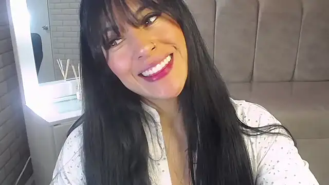 Isabella Collen v online show from 7, 5, 2026