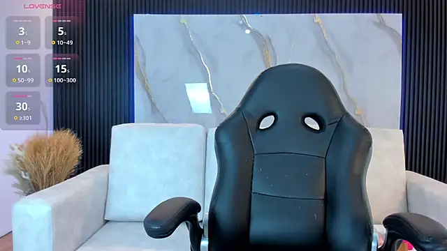 Ivaannaa  online show from 6, 11, 2025