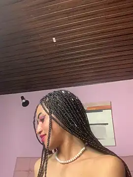 Snapshot of MichelleDiaz_Pink chatting on 28, 2, 2025 MichelleDiaz Pink online show from 28, 2, 2025