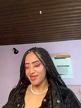 Snapshot of MichelleDiaz_Pink chatting on 6, 3, 2025 MichelleDiaz Pink online show from 6, 3, 2025