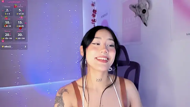 Snapshot of MiaWilsson_ chatting on 17, 12, 2025 MiaWilsson online show from 17, 12, 2025