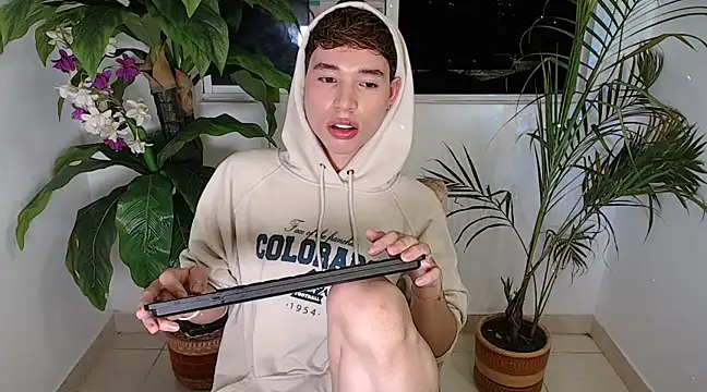 Snapshot of cod_dolll chatting on 28, 2, 2025 cod dolll online show from 28, 2, 2025