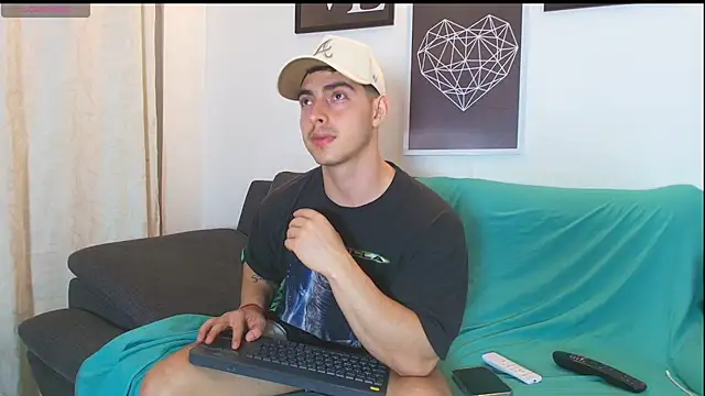 Snapshot of thomyafar chatting on 21, 2, 2025 thomyafar online show from 21, 2, 2025