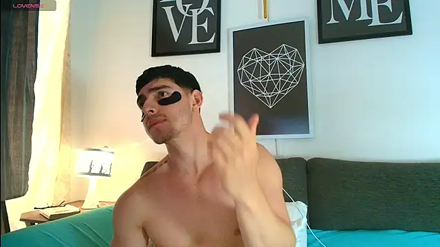 Snapshot of thomyafar chatting on 14, 11, 2025 thomyafar online show from 14, 11, 2025