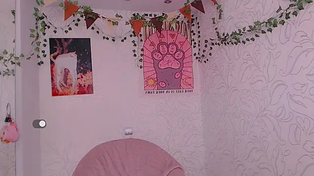 Snapshot of _miraclecattt_ chatting on 15, 9, 2025 miraclecattt online show from 15, 9, 2025