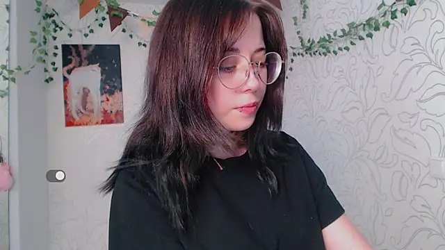 Snapshot of _miraclecattt_ chatting on 18, 9, 2025 miraclecattt online show from 18, 9, 2025