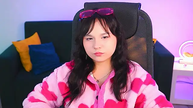 Snapshot of HanaWise chatting on 24, 2, 2025 HanaWise online show from 24, 2, 2025