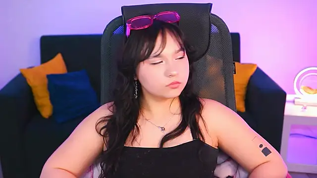 Snapshot of HanaWise chatting on 24, 2, 2025 HanaWise online show from 24, 2, 2025