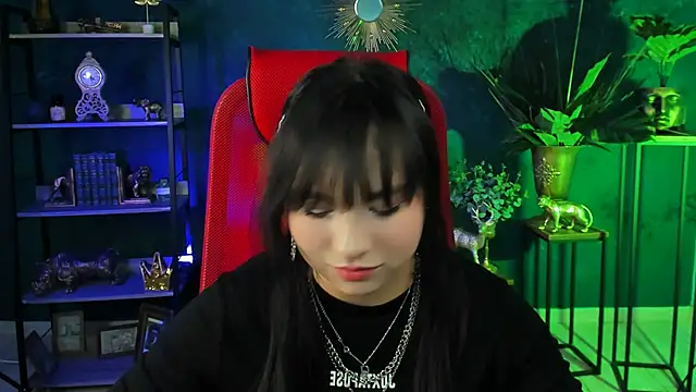 Snapshot of HanaWise chatting on 4, 3, 2025 HanaWise online show from 4, 3, 2025