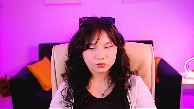 Snapshot of HanaWise chatting on 10, 3, 2025 HanaWise online show from 10, 3, 2025