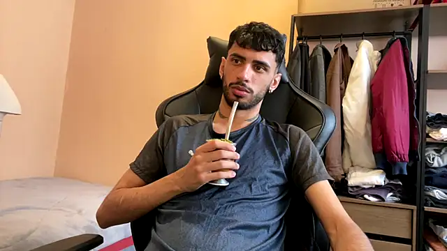 Snapshot of iendriw chatting on 5, 11, 2025 iendriw online show from 5, 11, 2025