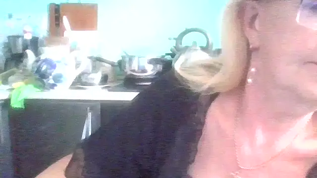 Snapshot of Heidi-Helga chatting on 10, 9, 2025 Heidi-Helga online show from 10, 9, 2025