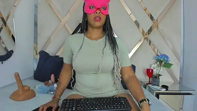 Snapshot of cataleyaxht chatting on 18, 10, 2025 cataleyaxht online show from 18, 10, 2025