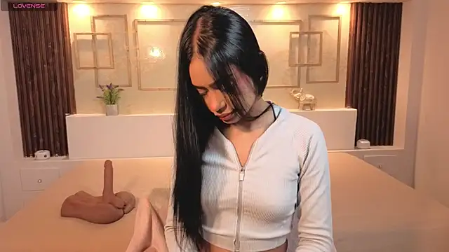 Snapshot of ChloeMoon9 chatting on 17, 11, 2025 ChloeMoon9 online show from 17, 11, 2025