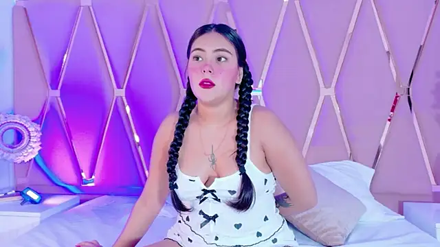 Snapshot of Emily_Black1 chatting on 26, 5, 2026 Emily Black1 online show from 26, 5, 2026