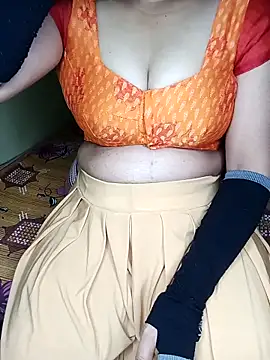 Snapshot of geetha_telugu_kan277 chatting on 11, 9, 2025 geetha telugu kan277 online show from 11, 9, 2025