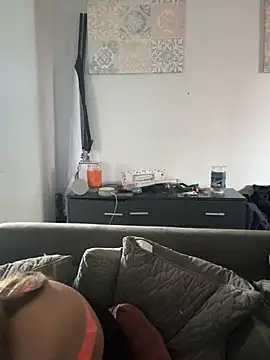 Snapshot of Busty-smiley-miley chatting on 30, 3, 2026 Busty-smiley-miley online show from 30, 3, 2026