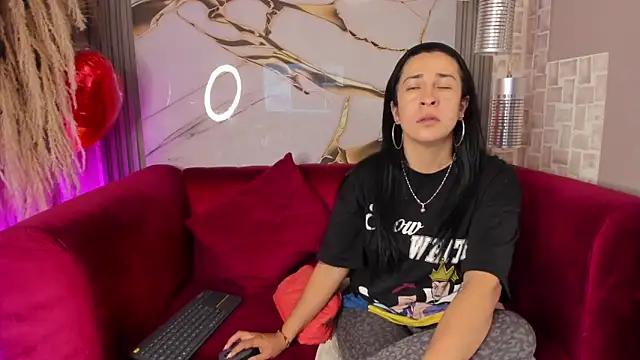 Bella williamss  online show from 18, 11, 2025