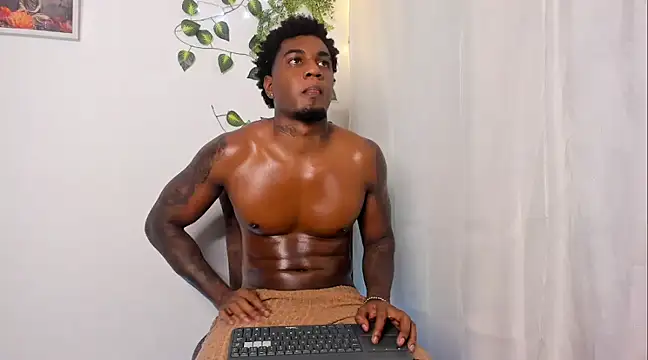 Snapshot of LOGAN_DRAKE chatting on 28, 2, 2025 LOGAN DRAKE online show from 28, 2, 2025