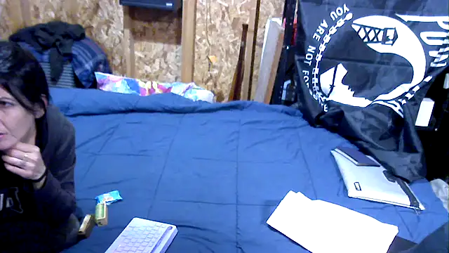 Snapshot of SillyRabbitz chatting on 6, 11, 2025 SillyRabbitz online show from 6, 11, 2025