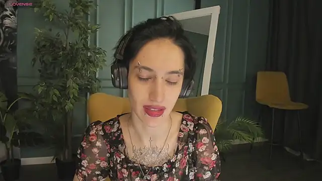 Snapshot of lisbatsyy chatting on 8, 3, 2025 lisbatsyy online show from 8, 3, 2025