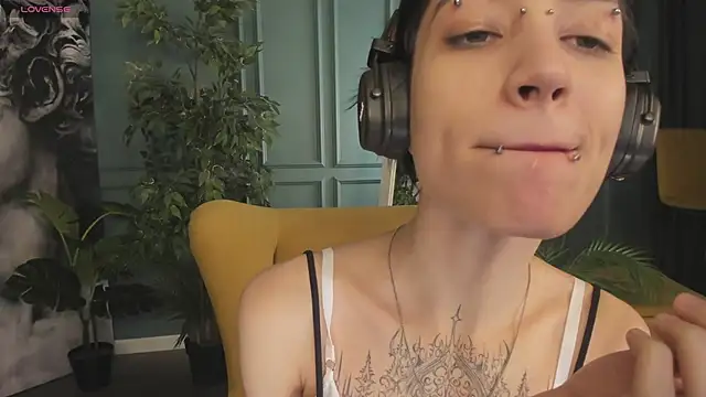 Snapshot of lisbatsyy chatting on 9, 3, 2025 lisbatsyy online show from 9, 3, 2025